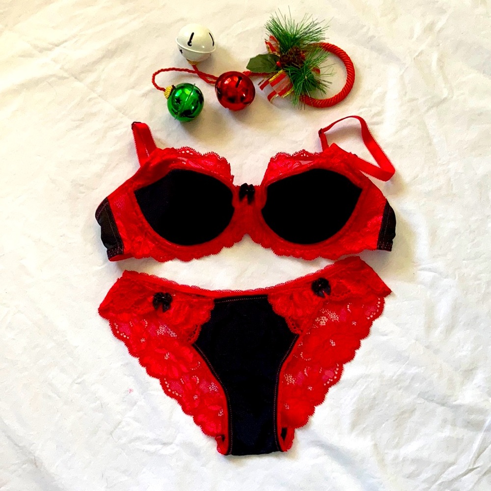 ❤️❤️VALENTINE’S❤️❤️Adore Me Bra and panties Set